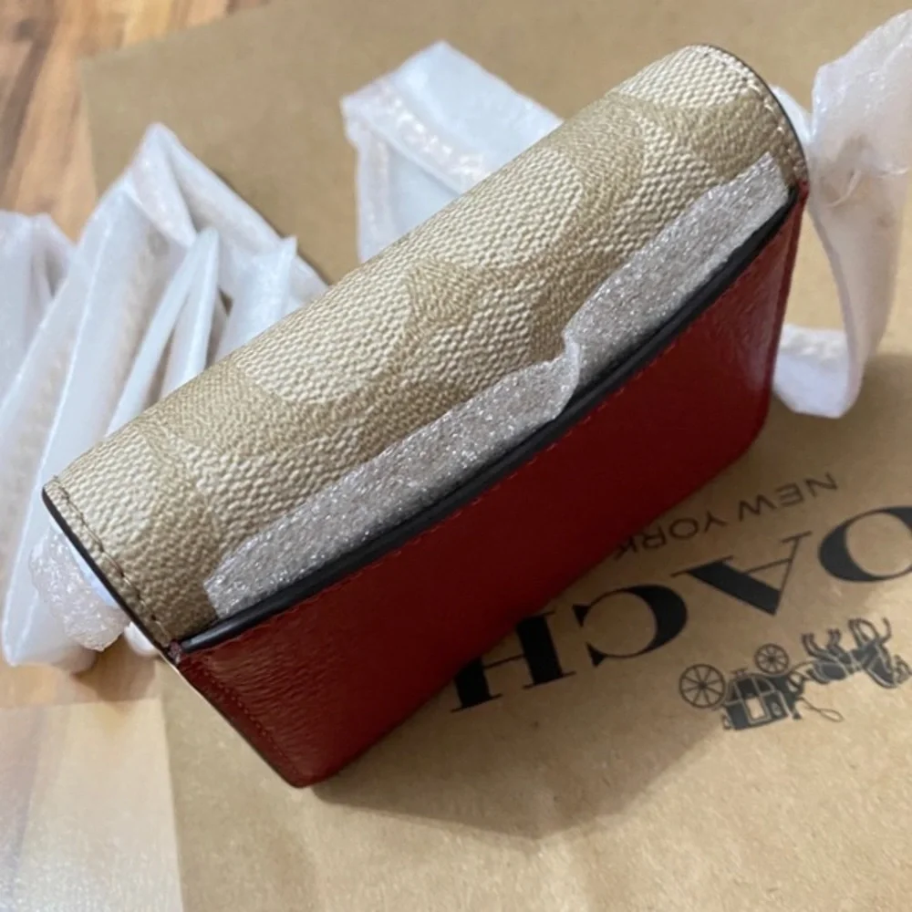 🚫SOLD🚫💯🆕Coach mini wallet on chain/mini crossbody bag - Picture 4 of 12